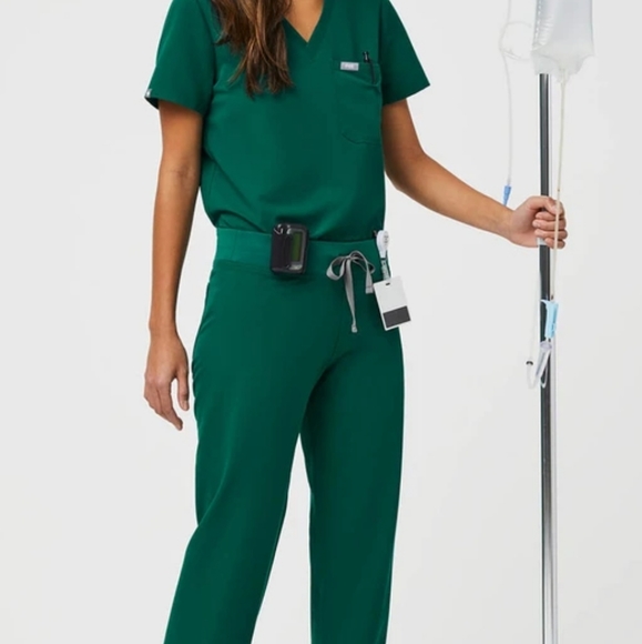 *NWT* FIGS Hunter Green Scrub Set XS